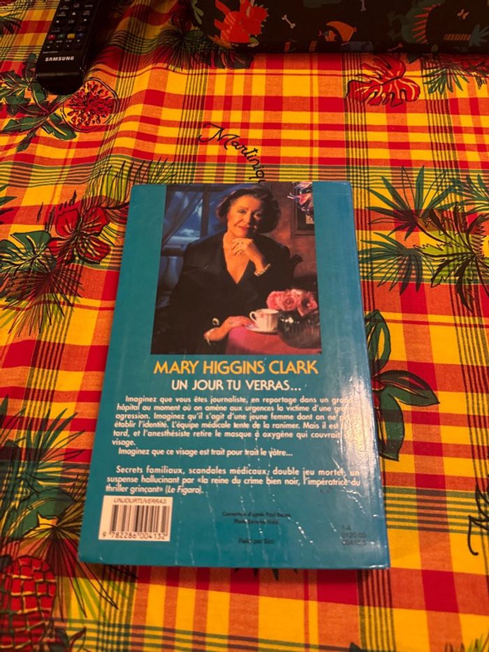 Livre un jour tu verras - Mary Higgins Clark - photo numéro 4