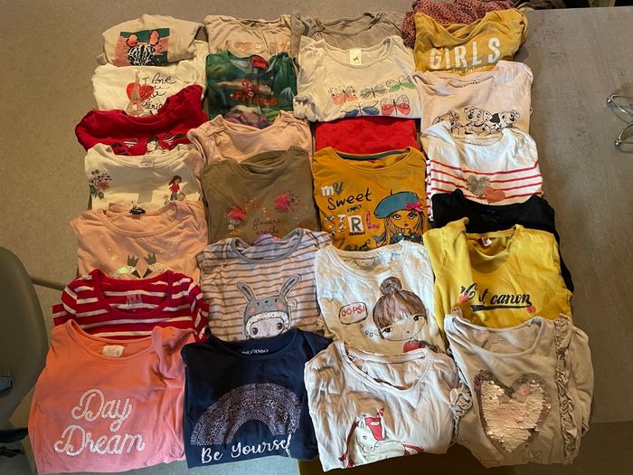 26 t-shirt manches longues 6 ans