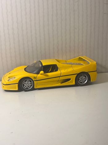 1 voiture Ferrari 
