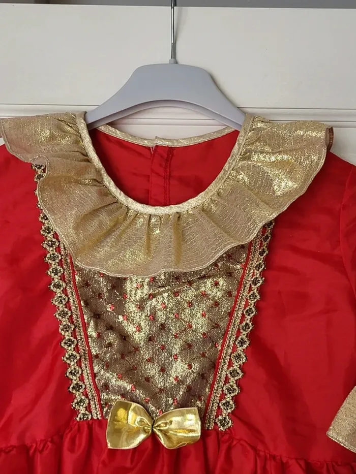 Robe de princesse reine rouge et or pailleté - Déguisement - photo numéro 3