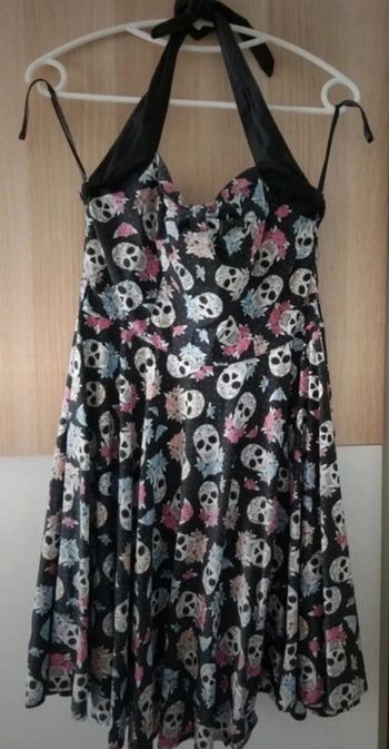 Robe skulls pin-up