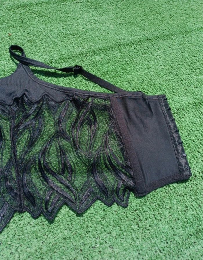 Bustier noir top court xs très bon état - photo numéro 5