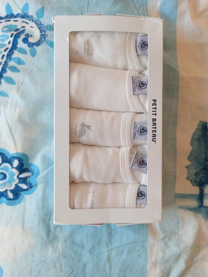 Lot de 5 bodies ML Neufs - Taille 36 mois - photo numéro 5