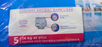 Couche pour la piscine