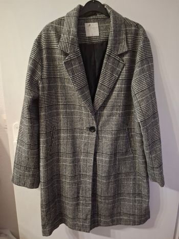 Manteau gemo taille 42 en très bon état Mesure dans l'annonce