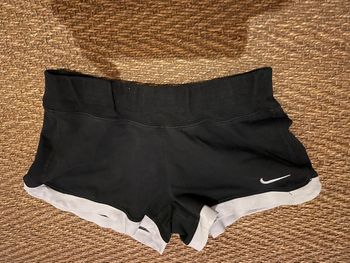 Short fille Nike 8 ans