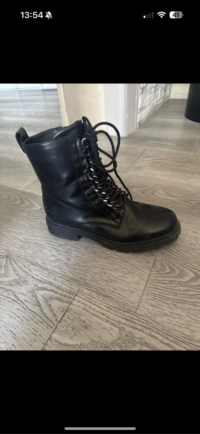 Bottines noires à lacets
