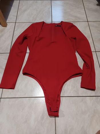 Body rouge manches longues Zara