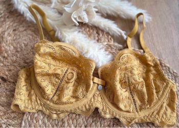 Soutien-gorge moutarde 90C