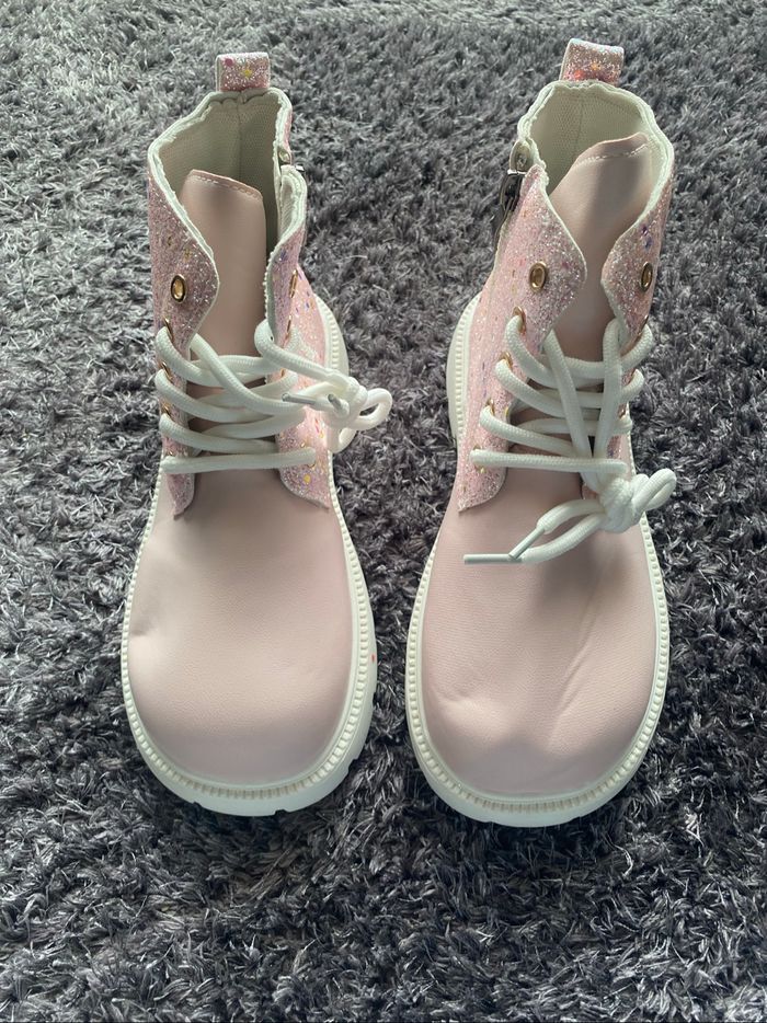 🩷 Bottines Stitch roses à paillettes – Taille 34 (Neuves) - photo numéro 3