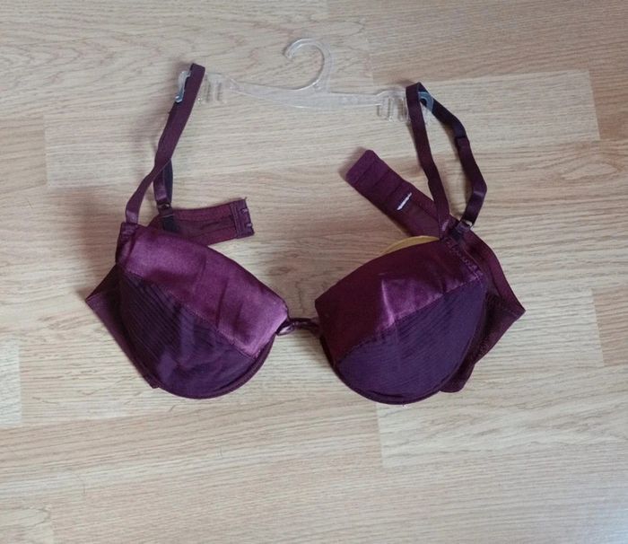 Soutien-gorge bordeaux " Variance" 90C