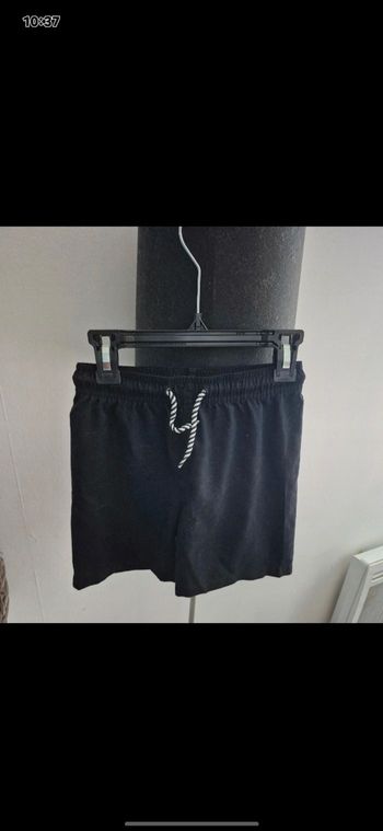 Short noir garçon 122-128cm