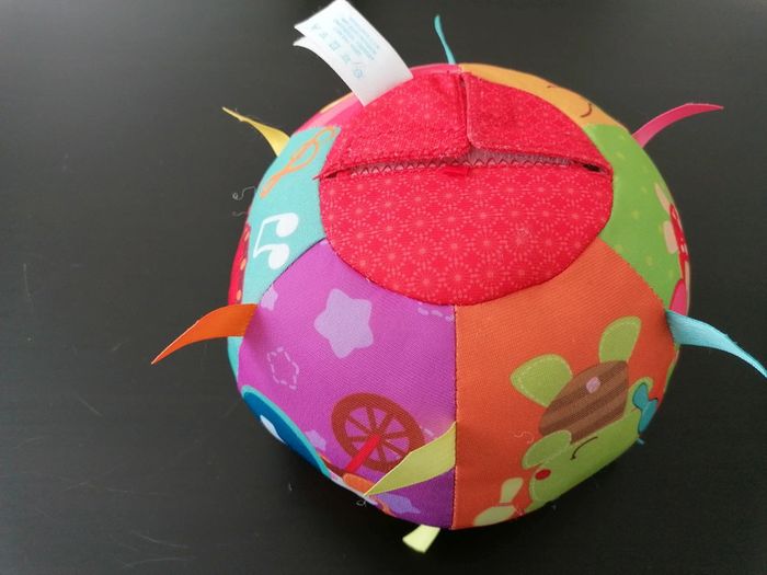 Balle jeu éveil bébé fille garçon ruban - photo numéro 5