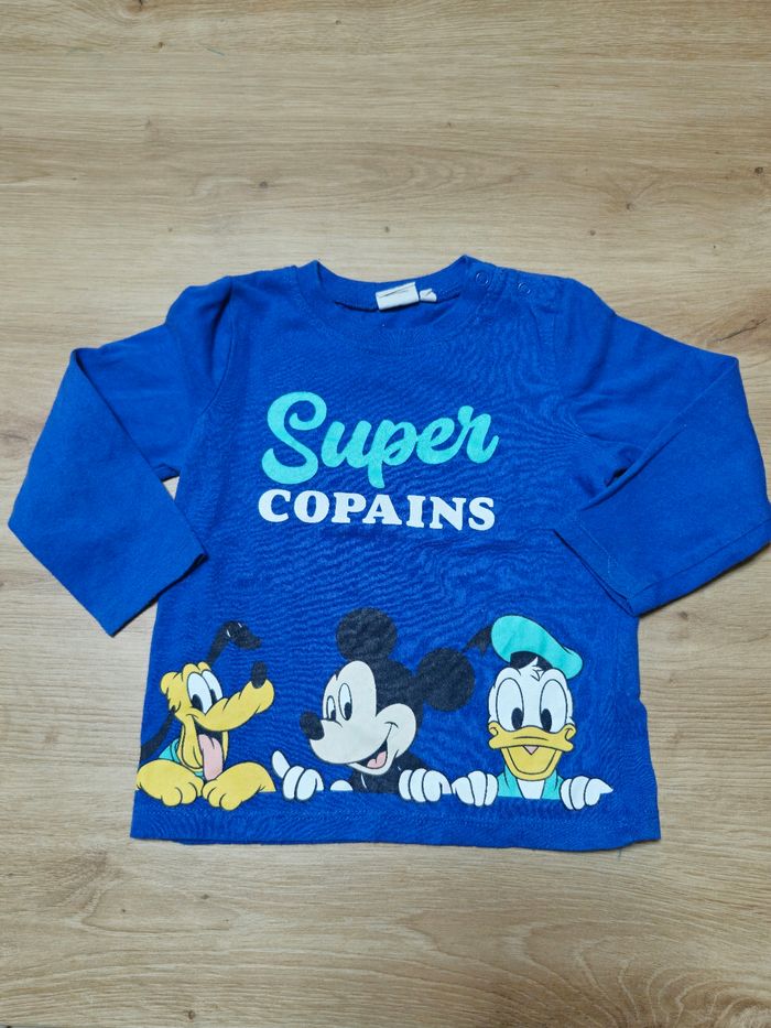 Tee-shirt manche longue pour garçon de 18 mois, Disney baby en très bon état.