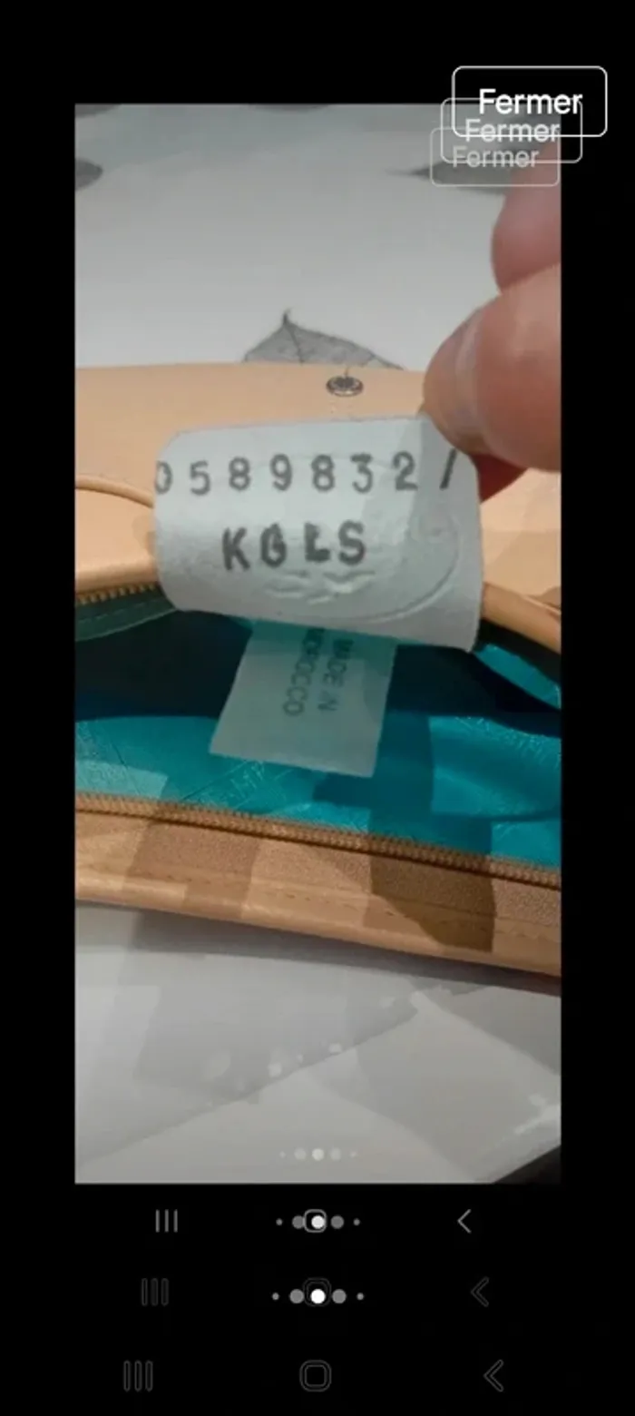 Sac porte épaule longchamp beige 15x29x2 tt est visible sur les photos - photo numéro 6