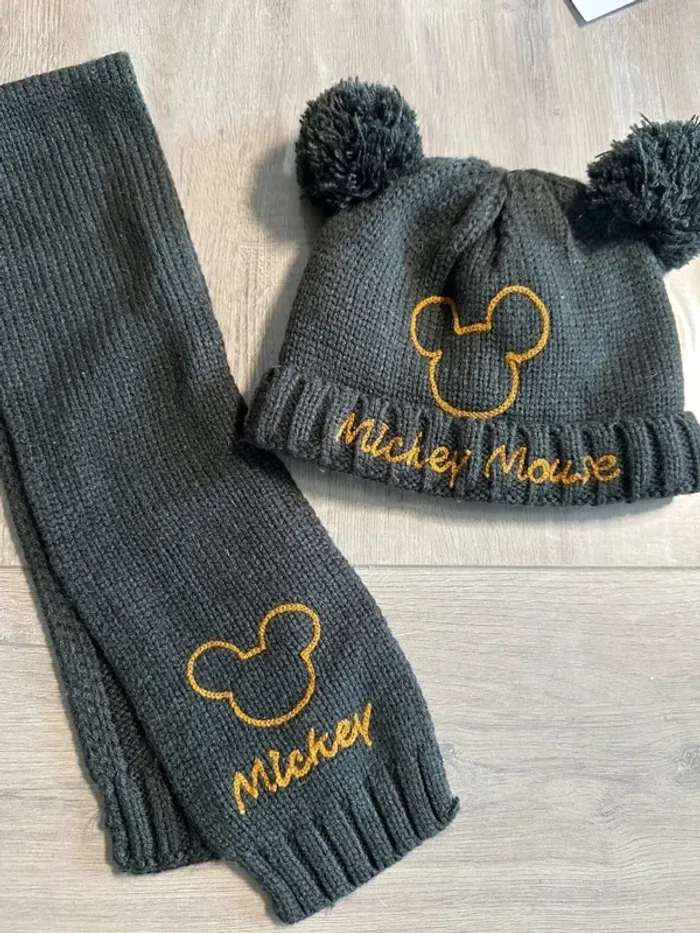 Écharpe et bonnet bébé