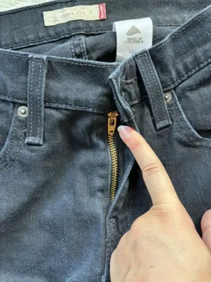Jean Levi’s Curvy Cut bootcut évasé femme Noir US 8M / FR 38-40 Rare modèle US 2000s y2k - photo numéro 8