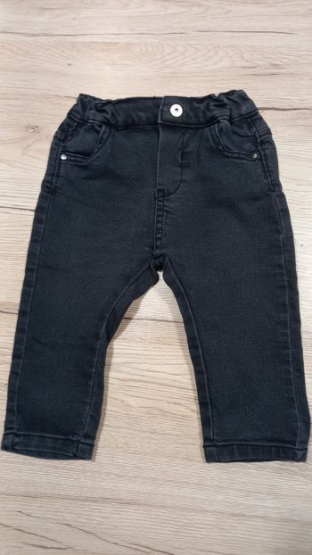 Jean noir 6 mois