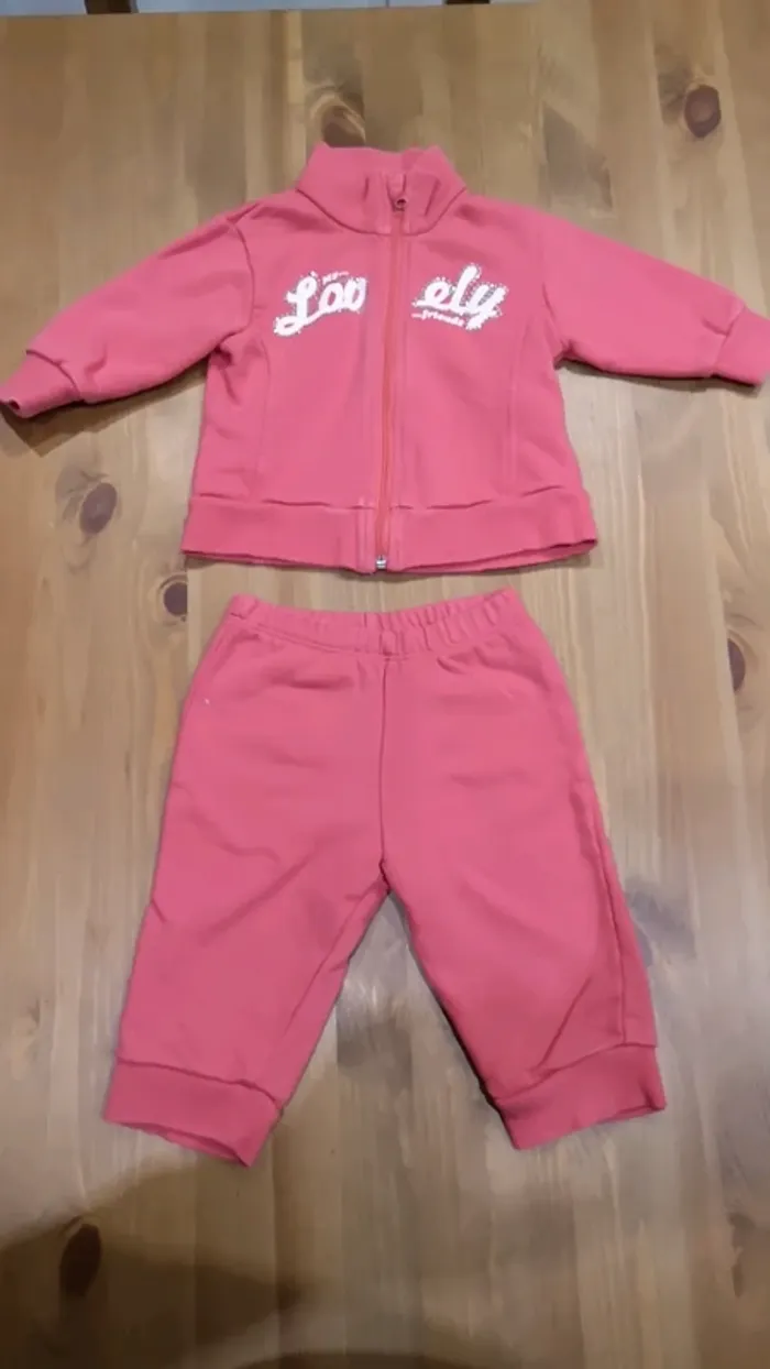 Ensemble jogging rose 6 mois - photo numéro 2