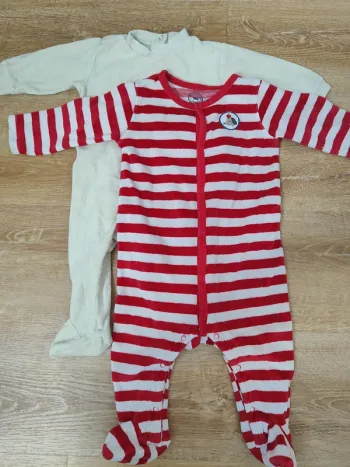 Lot deux pyjamas