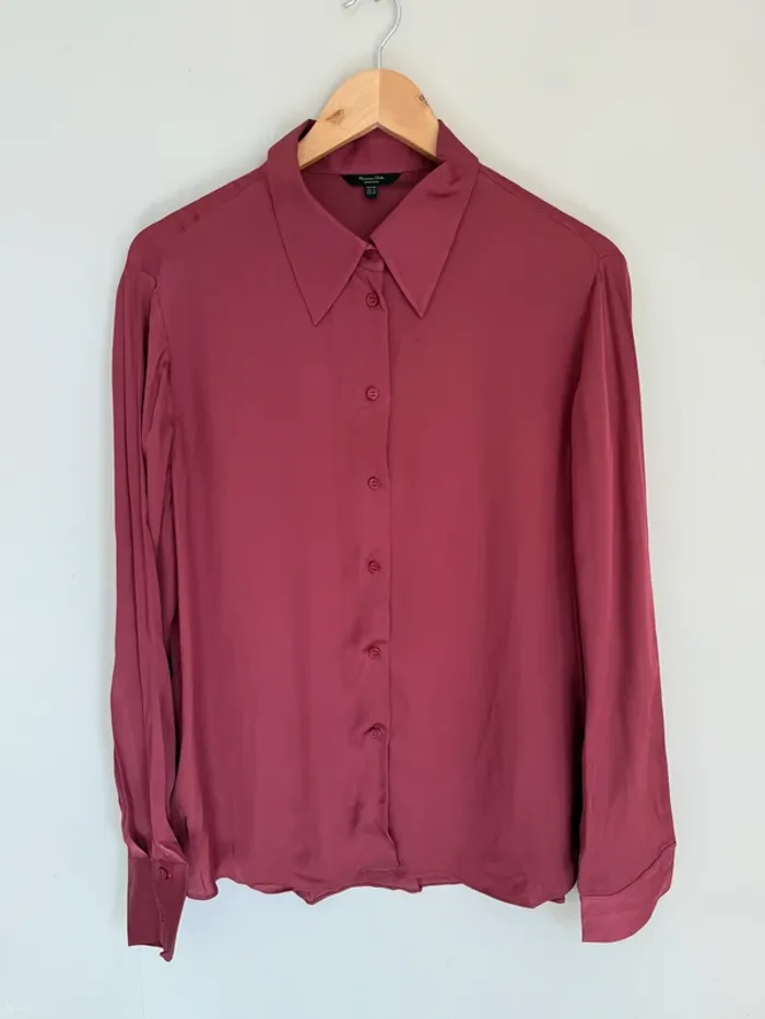 Chemise bordeaux satinée