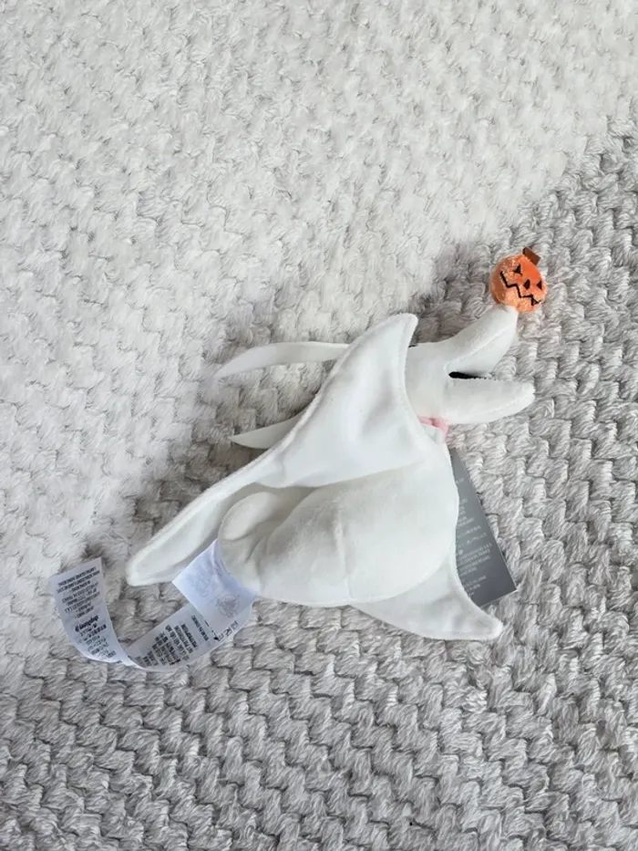 Peluche Disney Store – Zéro, le chien fantôme – L’Étrange Noël de Monsieur Jack - photo numéro 3