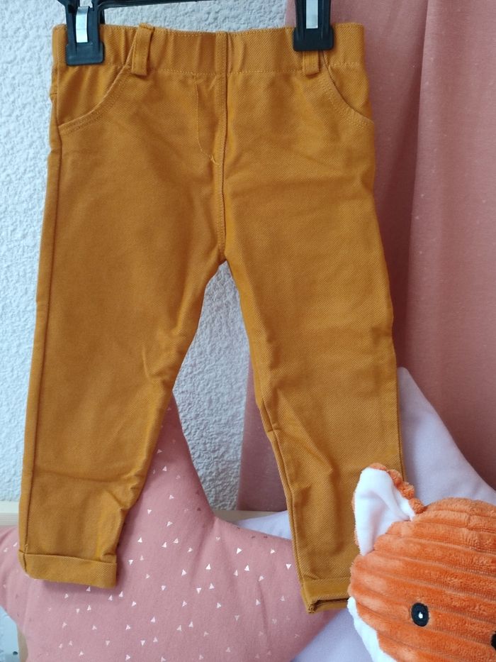 Pantalon Jegging Moutarde Mixte - 24 mois - Très bon état - Kiabi - photo numéro 2