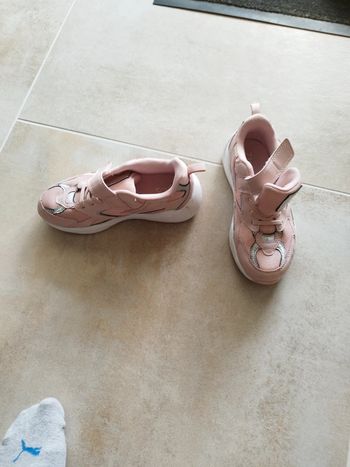 Baskets Fila taille 33