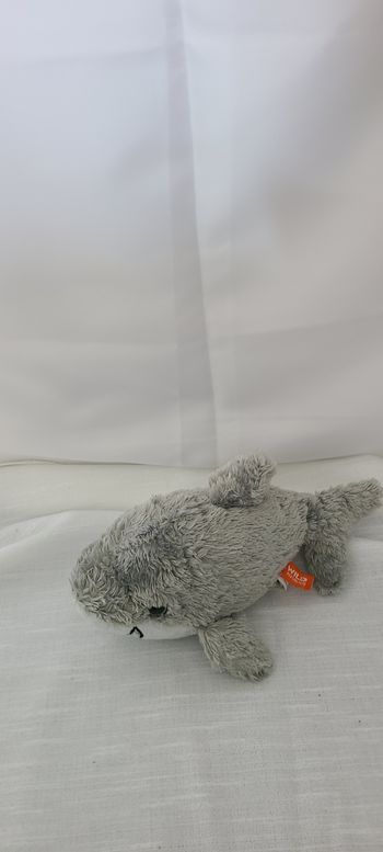 Peluche requin gris blanc WILD REPUBLIC