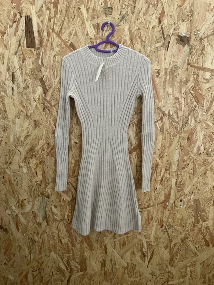 Robe Hollister