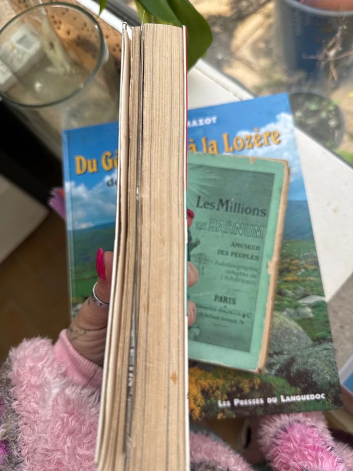 Vieux livre, chemin d’Est et d’Ouest répéter ses conflits de ce temps - photo numéro 2