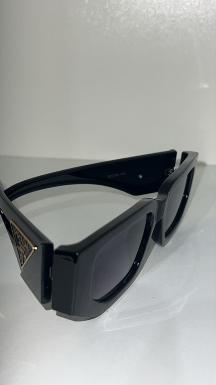 Lunettes de soleil Prada - photo numéro 6