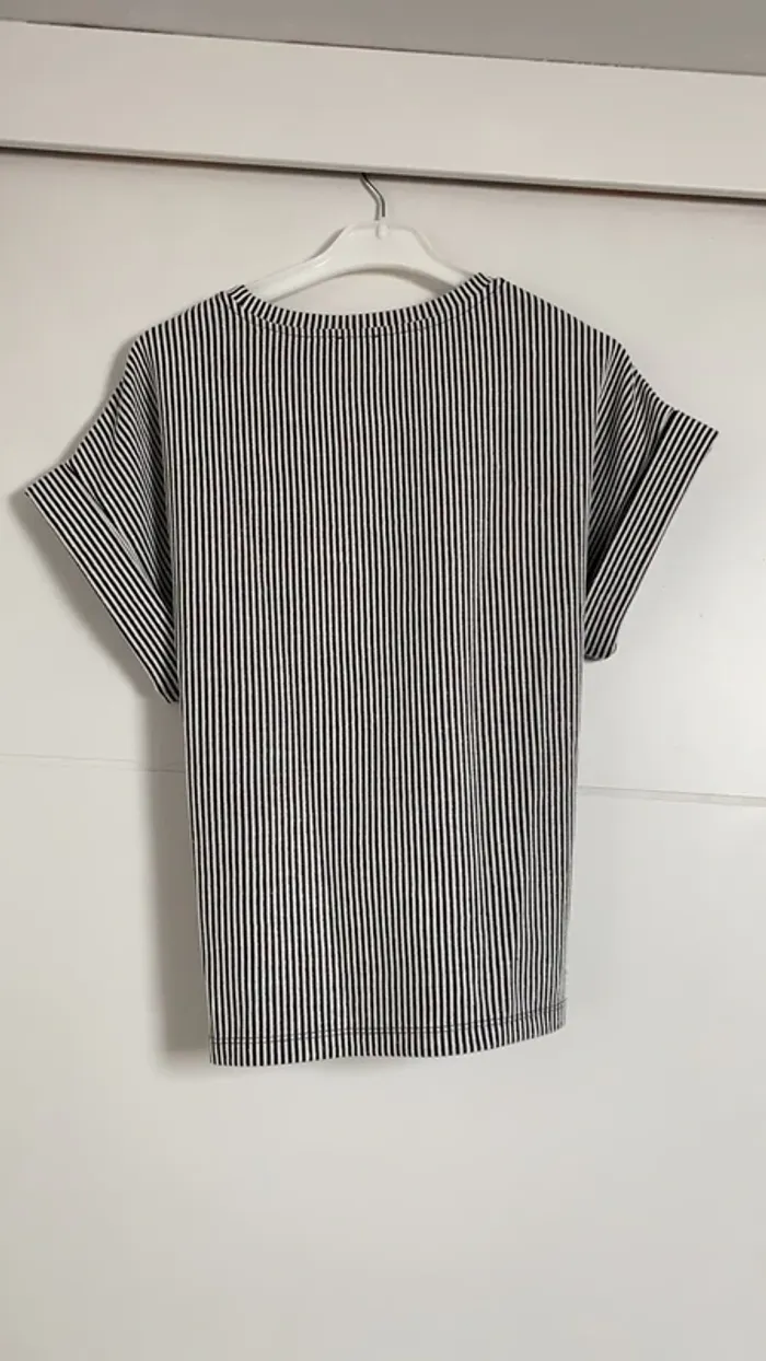 Haut / t-shirt - photo numéro 3