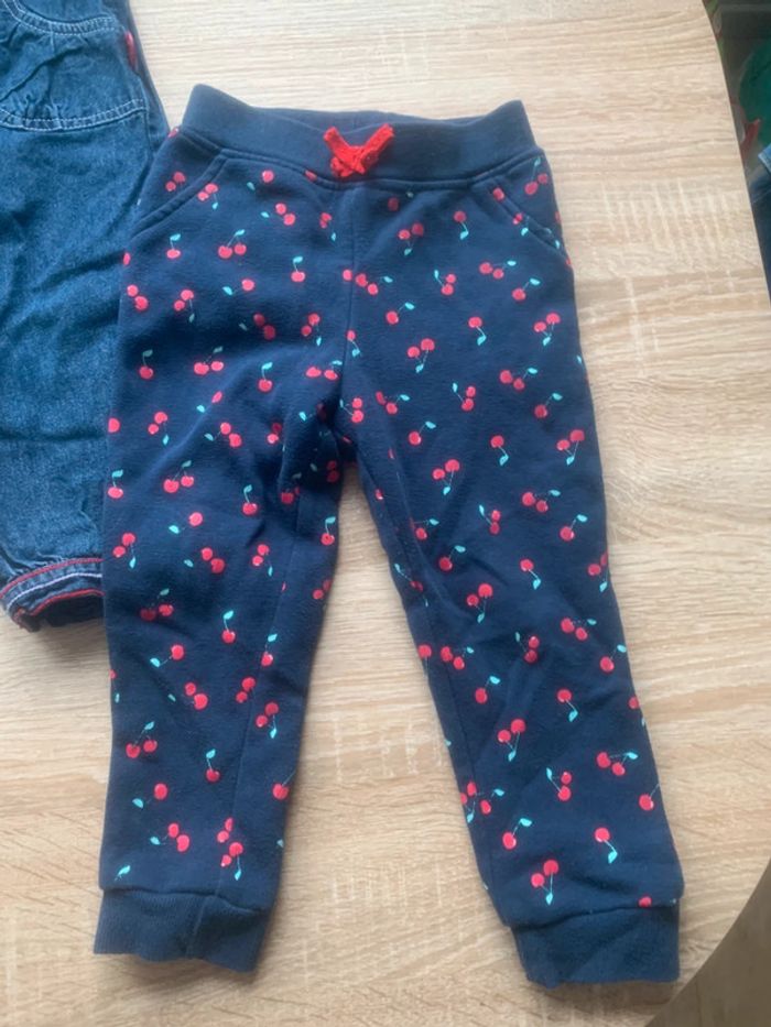 • Lot 2 pantalons ~ 24 mois/ 2 ans • - photo numéro 3
