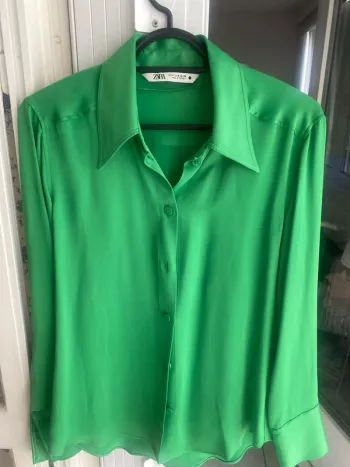 Chemise vert satiné Zara