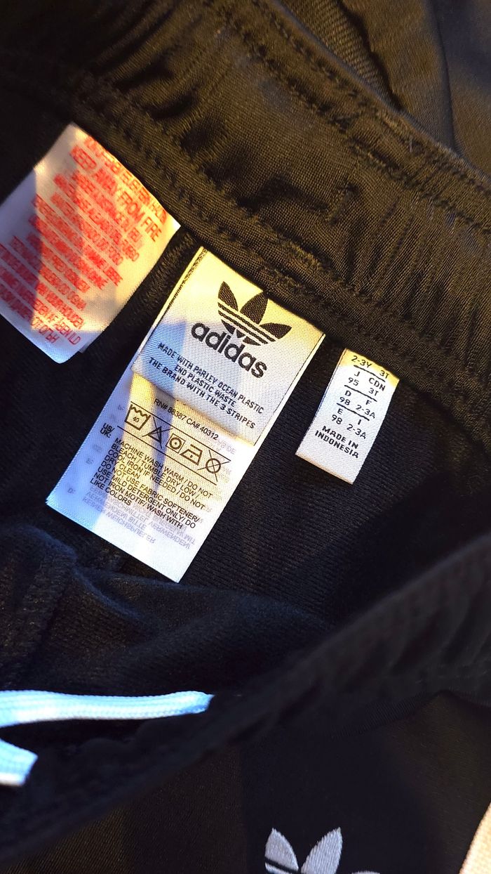 (Neuf non porté) 🏷🤩🥰 superbe survetement ADIDAS unisex 3 ans 🥰🤩 - photo numéro 4