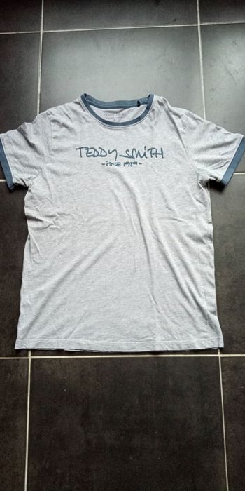 Maillot garçon 16 ans très bon état 