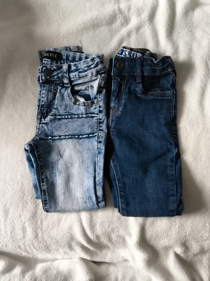 Lot de 2 jeans taille 6 ans