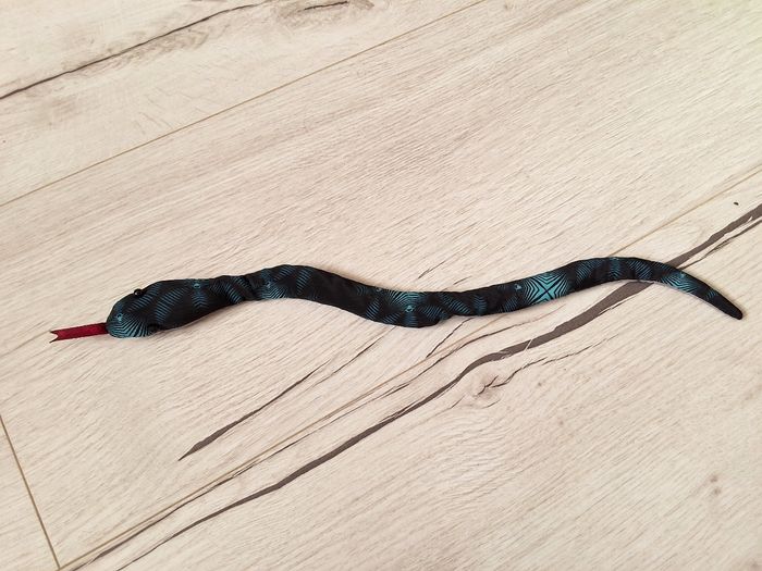 Jeu jouet figurine serpent en tissu bleu vert - photo numéro 1
