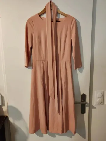 Robe dress tells