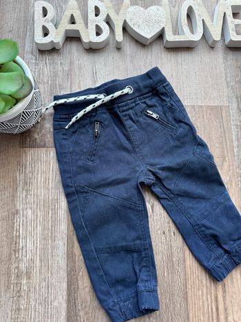 - Pantalon Kiabi      - 6 mois  - Très bon état