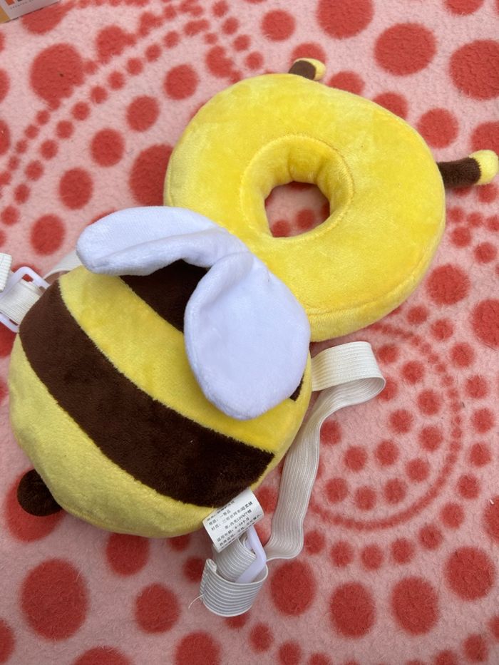 Protège tête bébé abeille