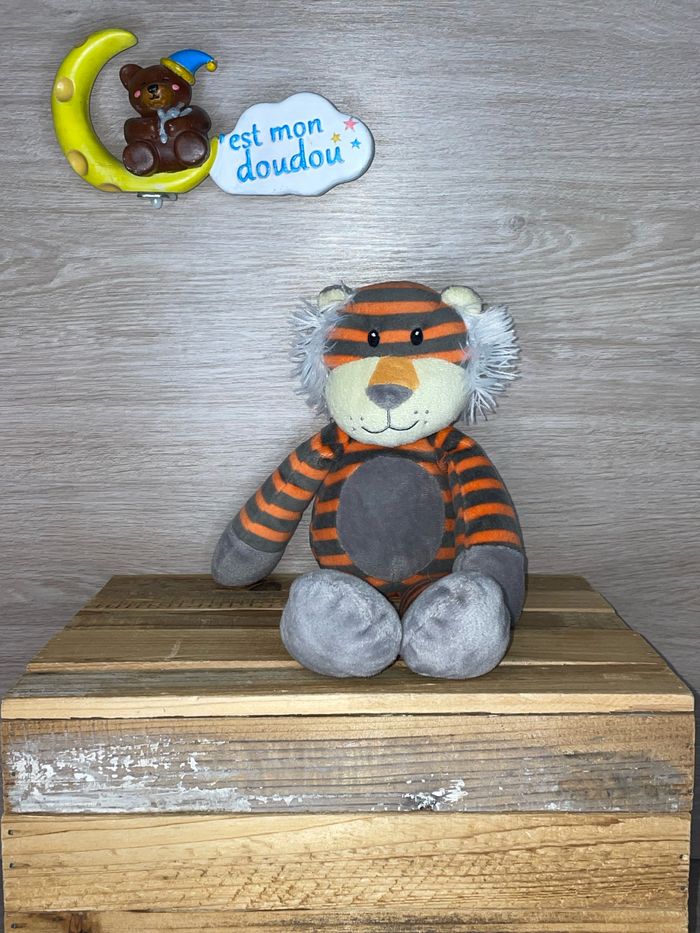 CAR17 doudou lion 🦁 Carrefour