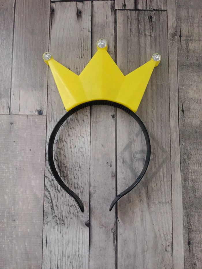 Serre tête couronne