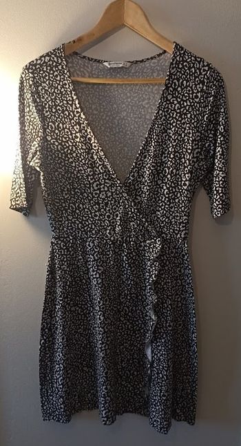 Robe Cache-Cœur Stradivarius – Imprimé Léopard Noir & Blanc – Taille M