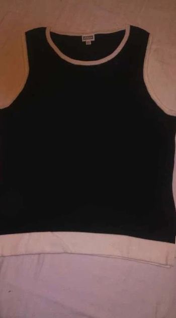 Pull  sans manche  noir  et  blanc casse  T40