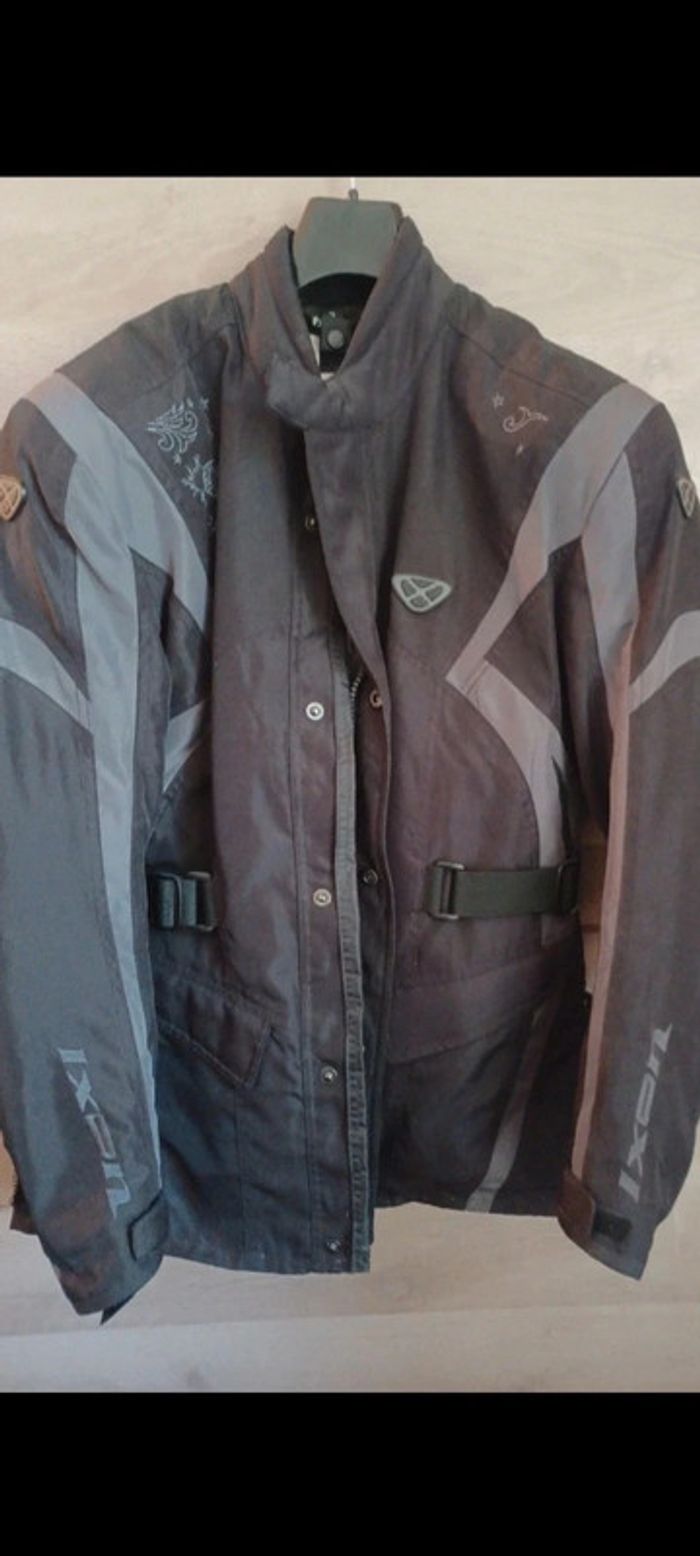 Superbe blouson de moto femme taille 38/40 ixon état impeccable - photo numéro 3