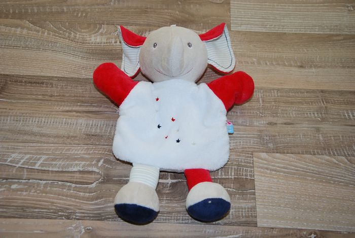 Doudou marionnette Éléphant Sucre D'Orge Étoiles blanc rouge