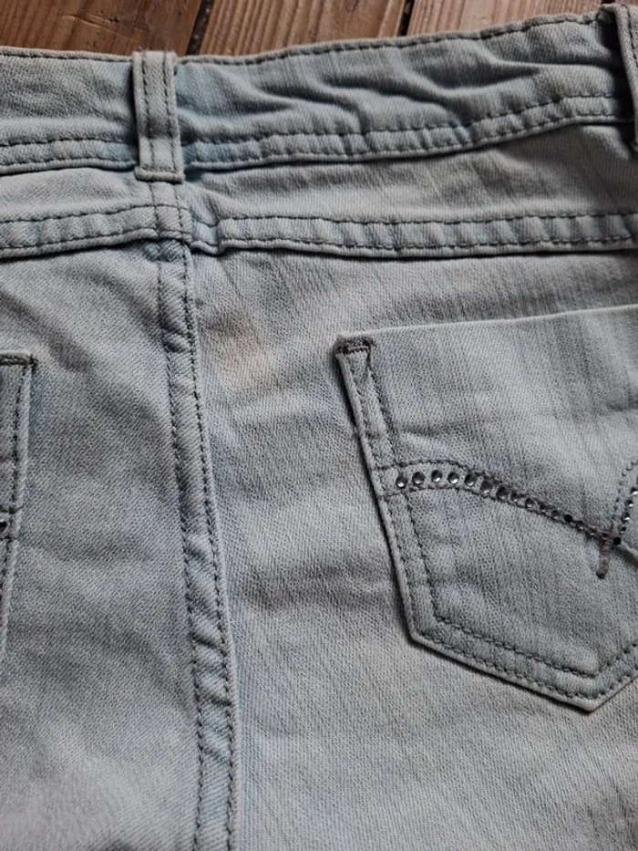 Short taille 38 tacher voir photo - photo numéro 6