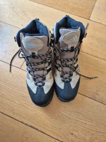 Adidas bottes randonnée homme